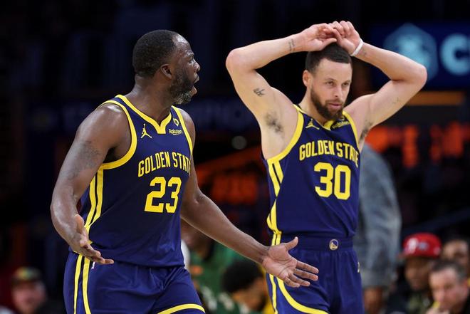 阿扎伦卡迎来三赛季出色发挥，勇士观众热烈欢呼！的简单介绍