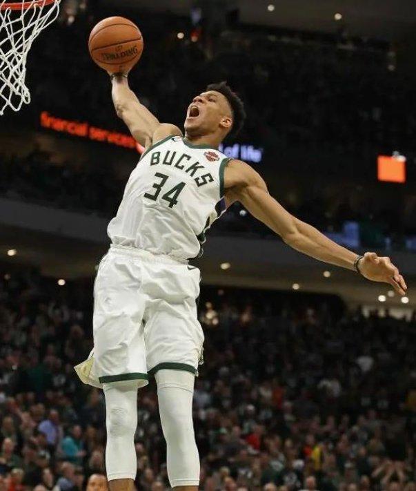 字母哥连续二十场比赛得分超过最后时刻胜出，拜仁不断突破！